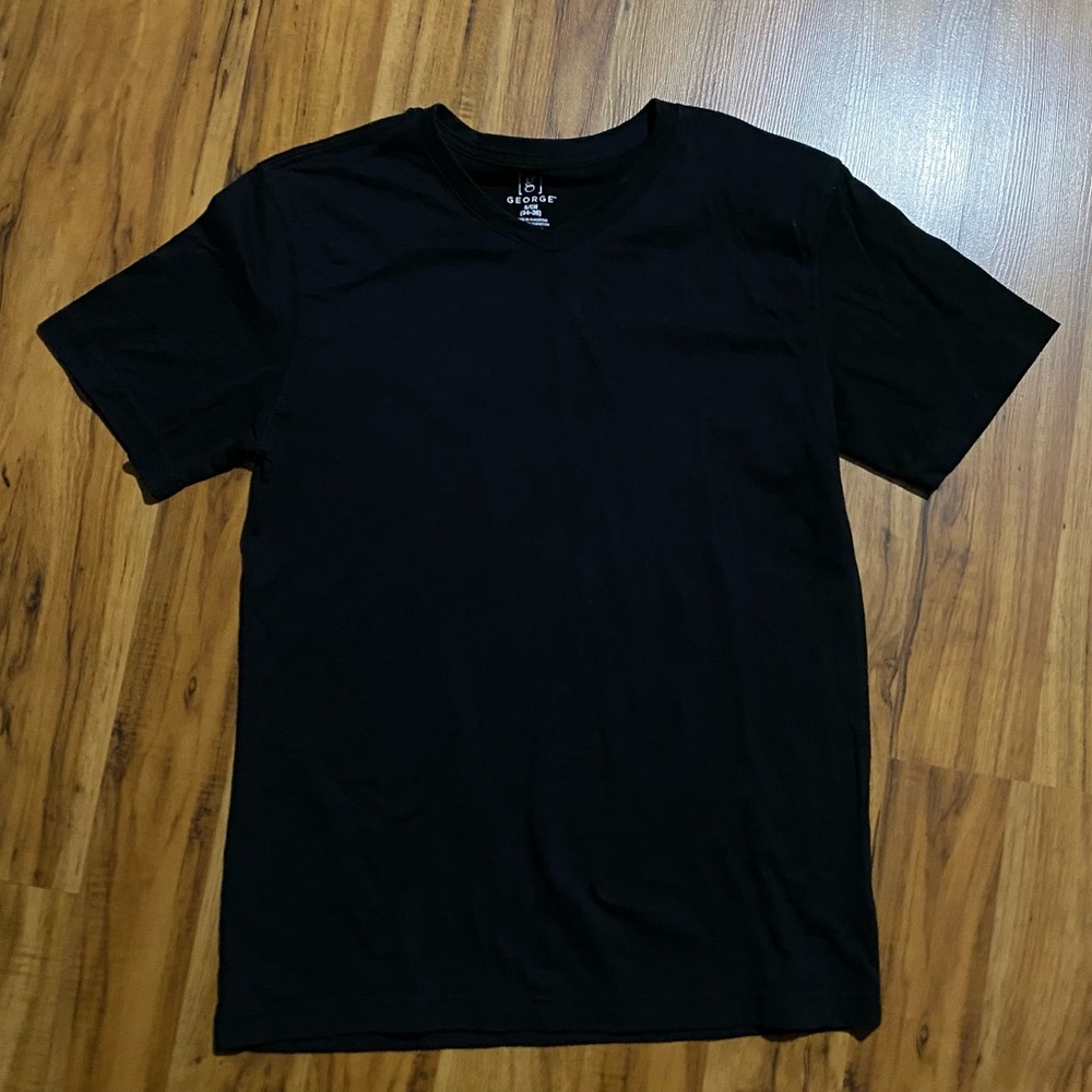 GEORGE Men’s V-Neck Short Sleeve T-Shirt Size Small (34-36)